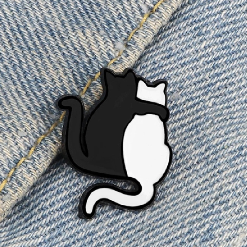 Ghim Cài Áo Bằng Hợp Kim Họa Tiết Trắng Đen Dễ Thương