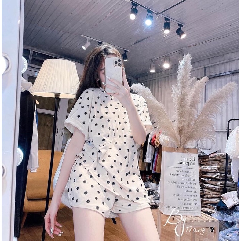 Set bộ chấm bi túi ngực quần sooc đùi áo phông rộng chất cotton nền trắng