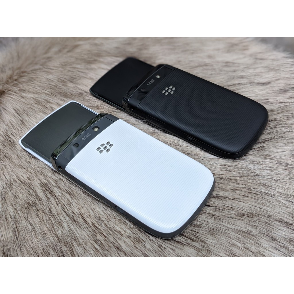 Điện thoại Blackberry 9800