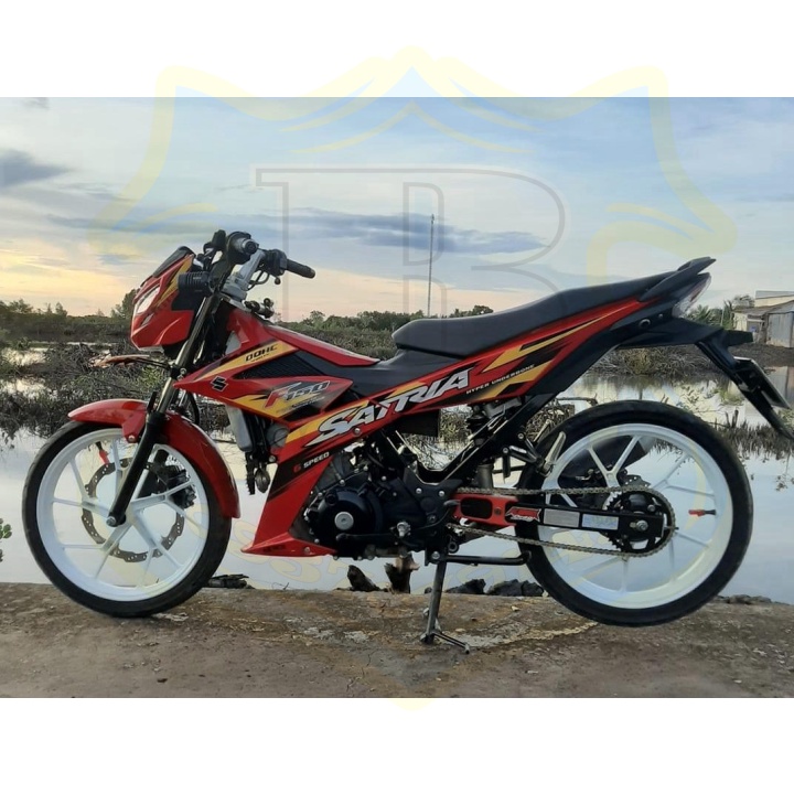 ( Quí khách vui lòng mang ra tiệm cho thợ dán ) Tem satria fi đỏ vàng