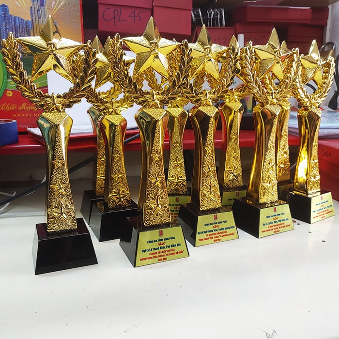 [ Free in ấn nội dung -logo ] Cúp Lưu Niệm Ngôi Sao CPS-29