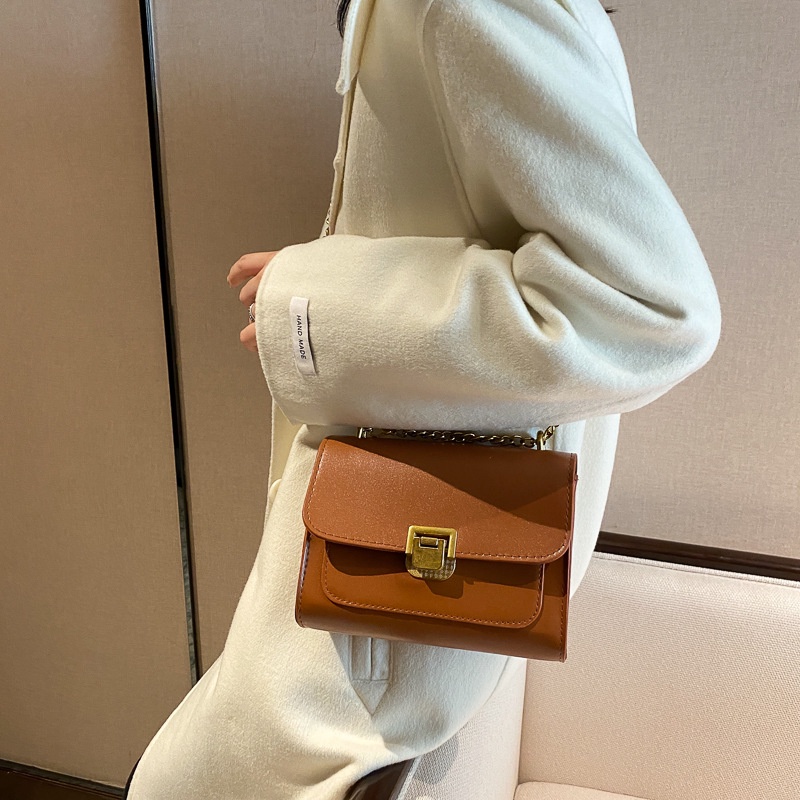 Túi Đeo Vai Hình Vuông Nhỏ Xinh Phối Dây Xích Thời Trang Mới 2020