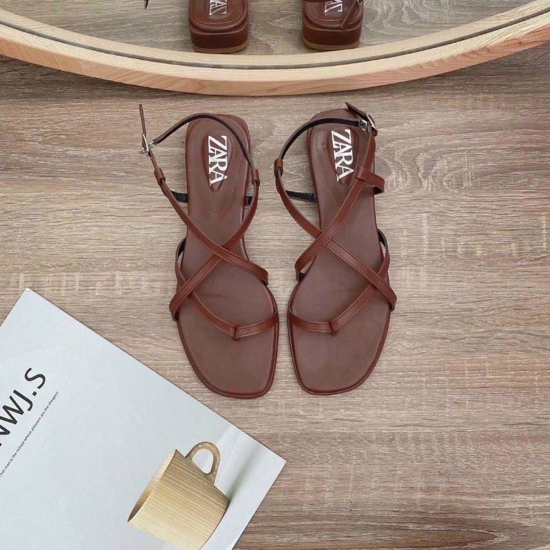 sandal xỏ ngón cực xinh xắn 😍