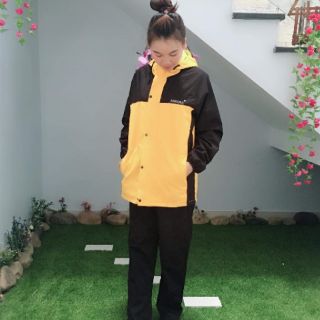 Bộ quần áo mưa Sakura