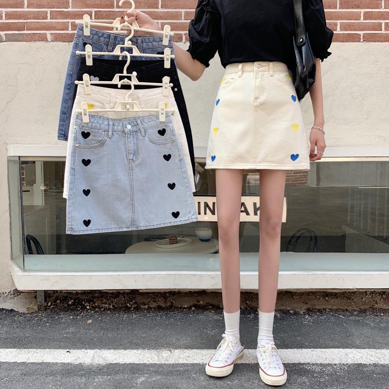 Chân Váy Denim Dáng Chữ A Lưng Cao Thoáng Khí Thêu Hình Trái Tim Xinh Xắn