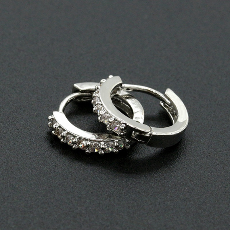 Hoa tai đính đá hình tiền xu phong cách Hàn Quốc