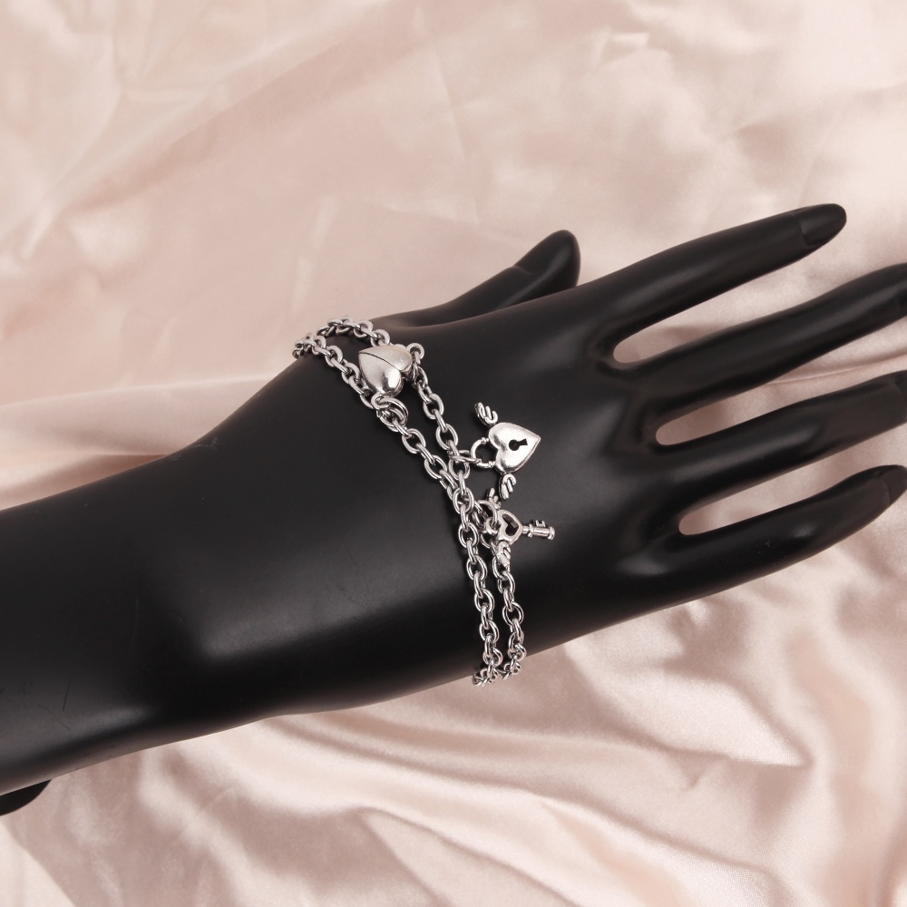 Set 2 Vòng Tay Cặp Nam Châm Hình Trái Tim Cho Cặp Đôi