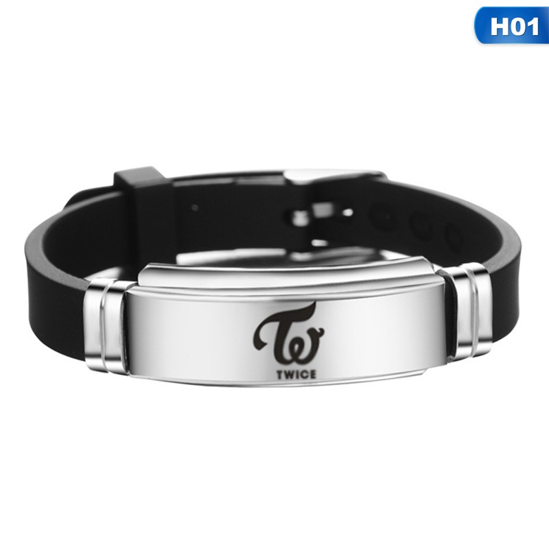 Vòng tay dây Silicone phối thép titan chữ Twice