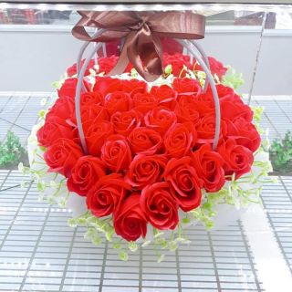 Giỏ hoa sáp hình trái tim