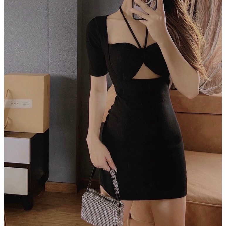 ĐẦM ĐEN ÔM KHOÉT NGỰC