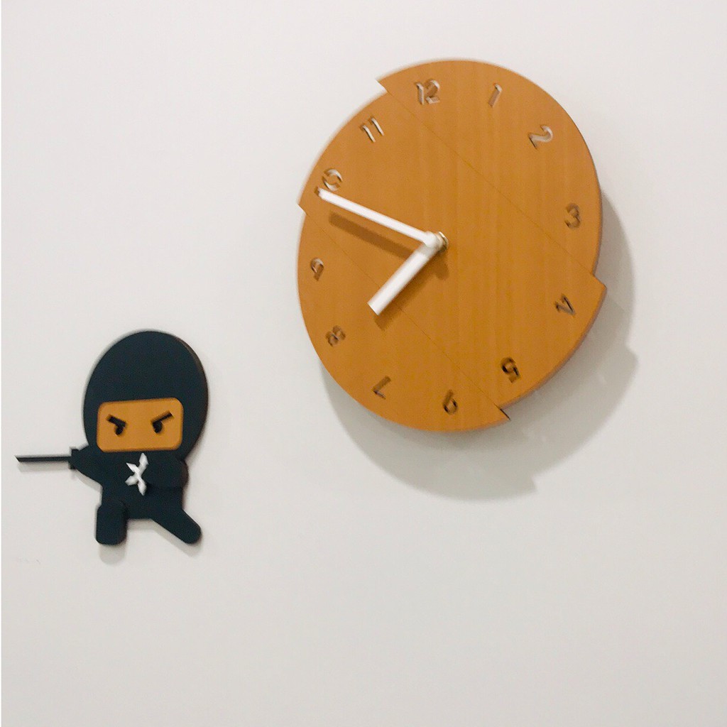 Đồng hồ trang trí phòng khách, đồng hồ gỗ Decor hình Ninza cho bé - Ninza wall clock