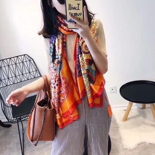 Khăn lụa hiệu Hm