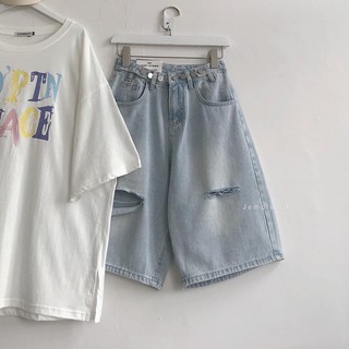 Quần jeans ngố đai nút rách