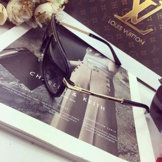 Mắt kính LV Thụy Điển cao cấp.