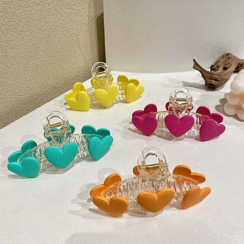 Kẹp Tóc Nhựa Acrylic Hình Trái Tim Màu Sắc Ngọt Ngào Phong Cách Nhật Bản Thời Trang Cho Nữ