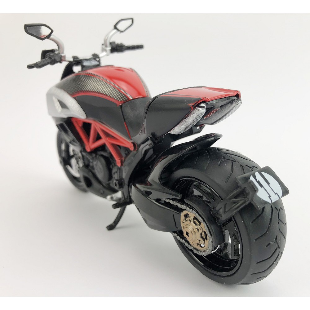 Xe mô hình moto Ducati Diavel Carbon tỉ lệ 1 : 12 hãng H1 Toys