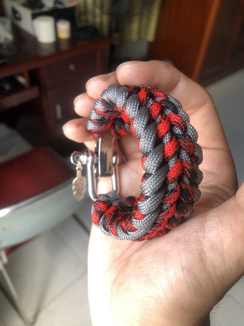 Vòng tay sinh tồn - Paracord Bracelet