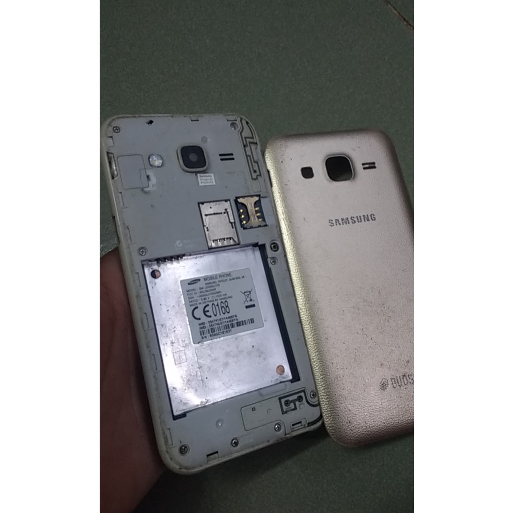 Samsung j200 bể kính klhoong pin