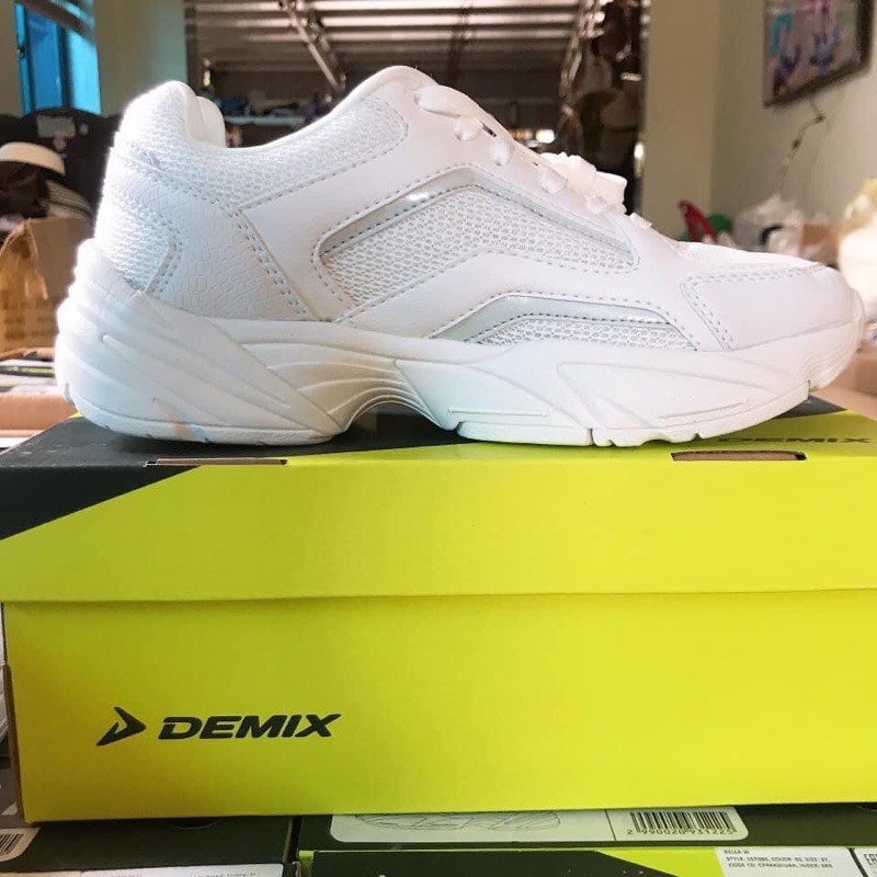 Giày thể thao nữ trắng chính hãng siêu nhẹ | BigBuy360 - bigbuy360.vn