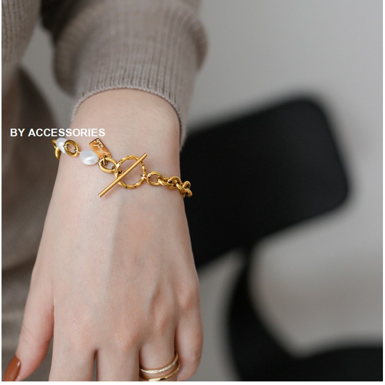 Lắc tay titan xích bầu tròn phối hạt ngọc và tag handmade không gỉ