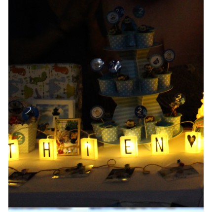 Dây đèn trang trí 20 hình hộp 60 thẻ tên