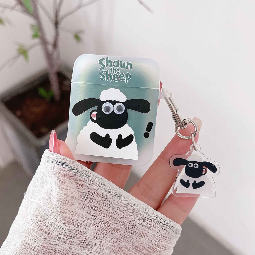 Vỏ Bảo Vệ Hộp Sạc Tai Nghe Airpods 1 / 2 / 3 / pro Hình Vuông Họa Tiết Chú Cừu Mắt Đen Dễ Thương Kèm Móc Tre