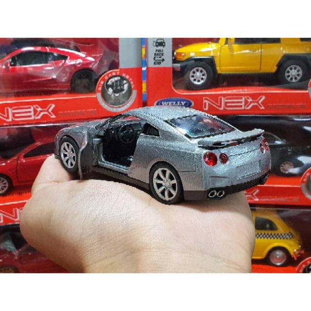 Xe mô hình Nissan NISSAN GT-R WELLY 1:36 (Trắng, Xám)