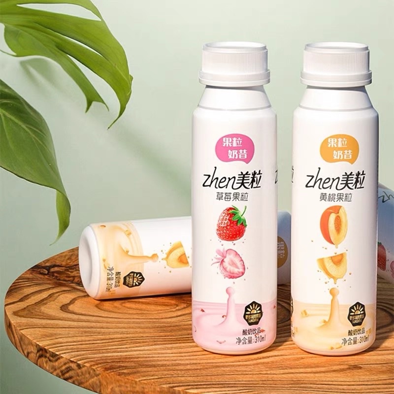 SỮA CHUA UỐNG HOA QUẢ 2 VỊ DÂU ĐÀO CỰC HOT CHAI 310ml