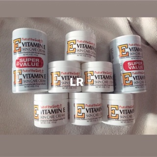 Kem dưỡng ẩm da Fruit of the Earth Vitamin E