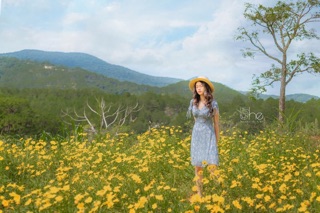 Đầm hoa tay ngắn rút dây