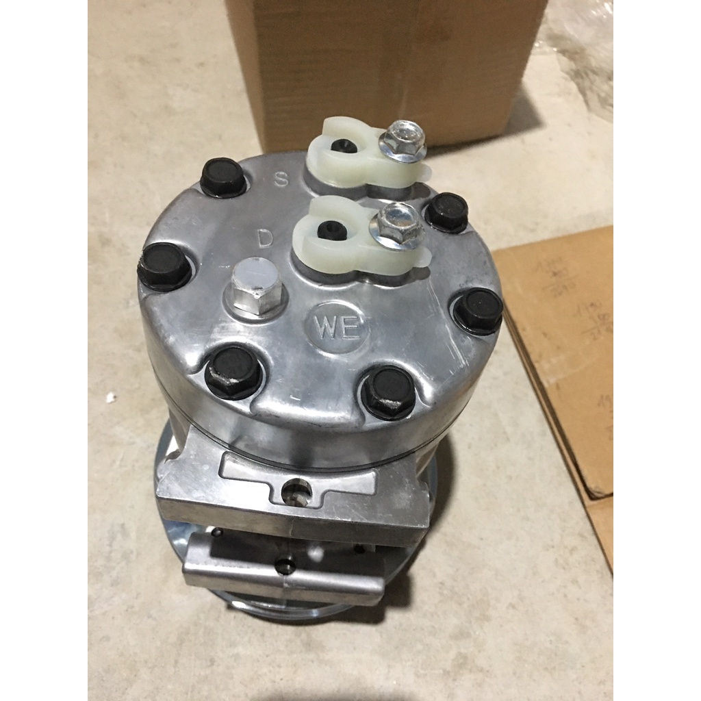 Lốc điều hoà MD902 dùng cho xe máy đào Sumitomo  Kobeco