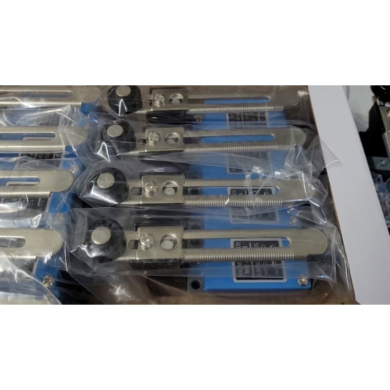 3 cái_Me8108_Công tắc hành trình Me-8108 5A-250vac moujen