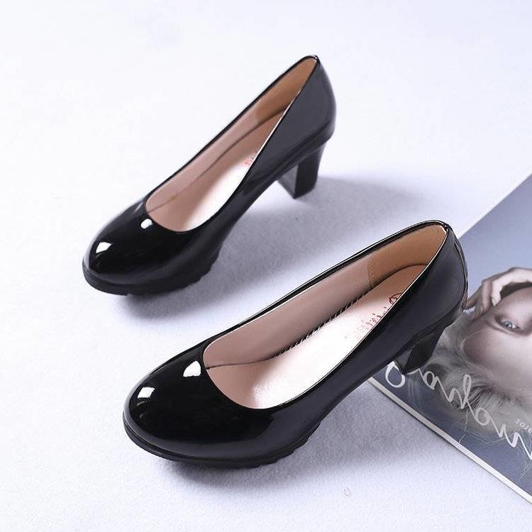 Autumn Matt Round Head Shallow Mouth Black Leather Shoes Thick Heel Large Size Medium And High Heels Mother Professional