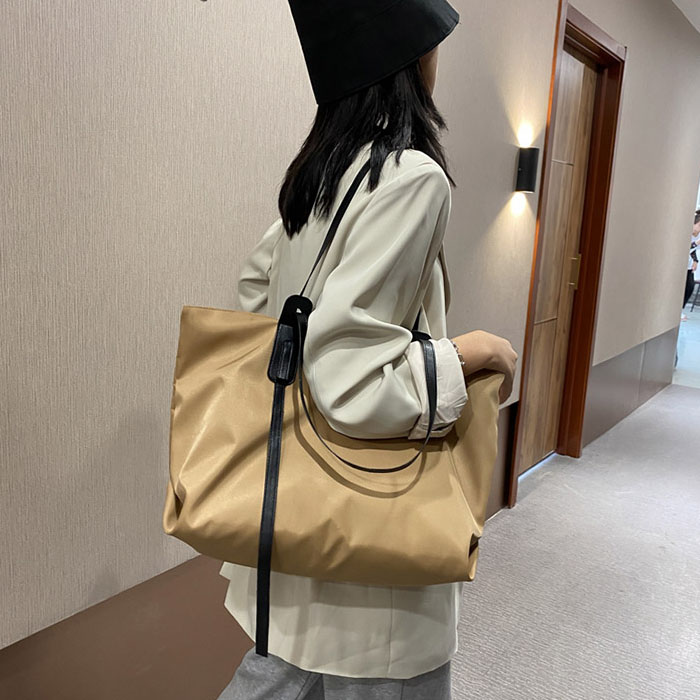 Túi xách kiểu dáng thời trang phong cách nữ tính