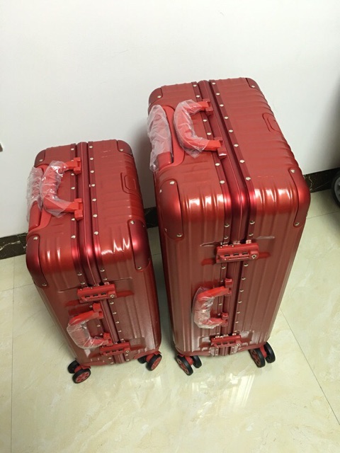 Vali khung nhôm khoá sập chống xướt Luxury