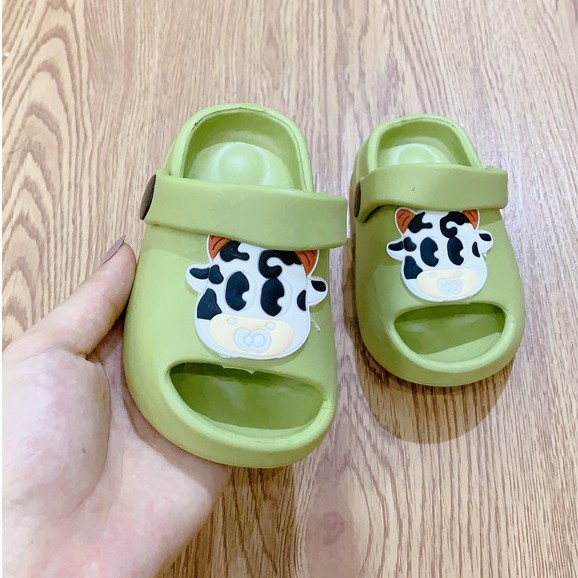 [Hot 2022] Dép Sục Cho Bé Sz 18-29 Cực Chất Họa Tiết Bò Sữa Nghộ Nghĩnh Kiểu Hở Đầu Thoáng Mát Cho Bé 0-3 Tuổi