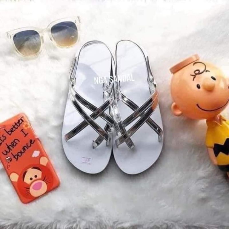 cùng nhau sắm cho mik một đôi dép sandal nào