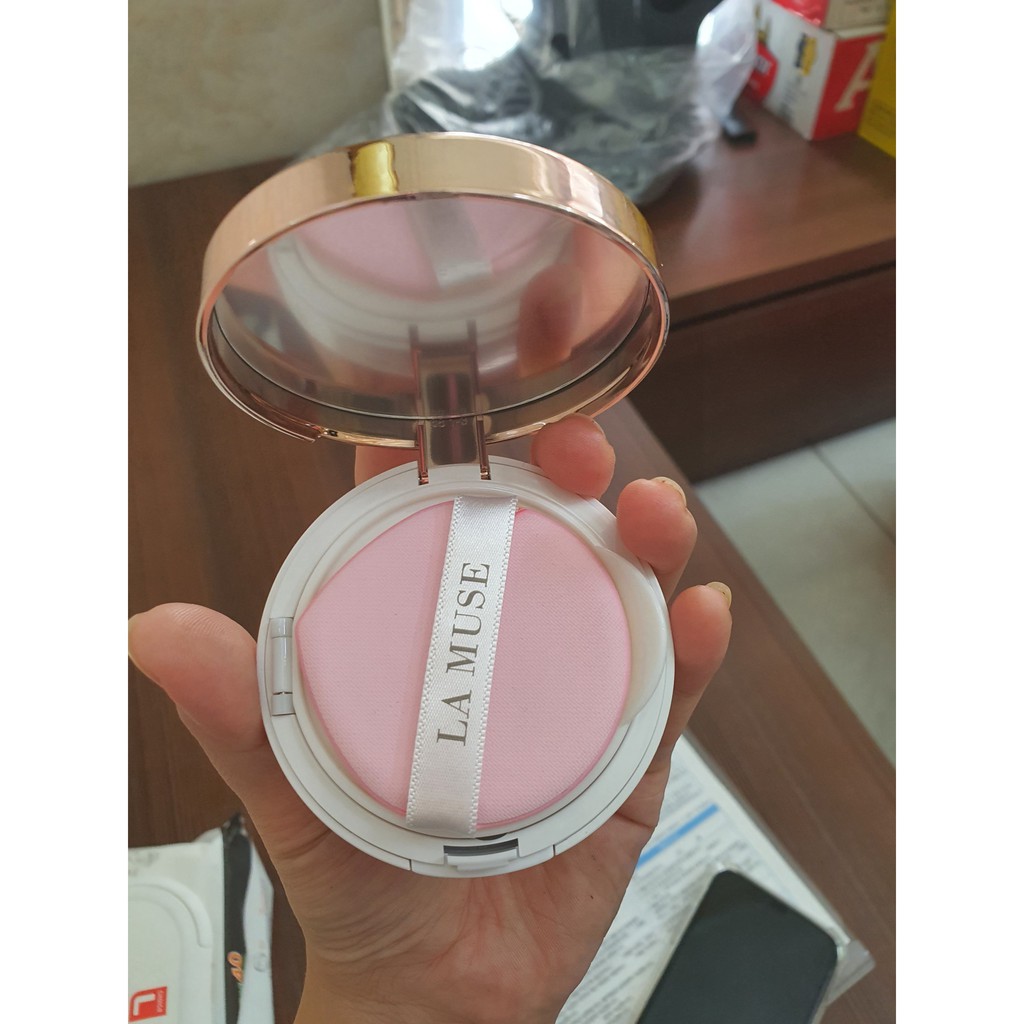 Phấn tươi che khuyết điểm hiệu quả cao cho tất cả các loại da, màu trong nhẹ nhàng, có chỉ số chống nắng cao