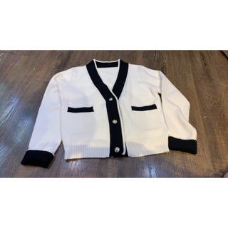 Áo len gucci trắng đen 195k