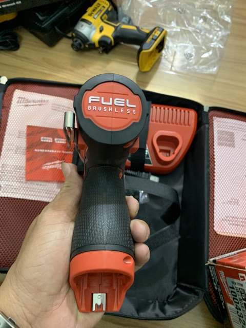 Máy vít Milwaukee 2553