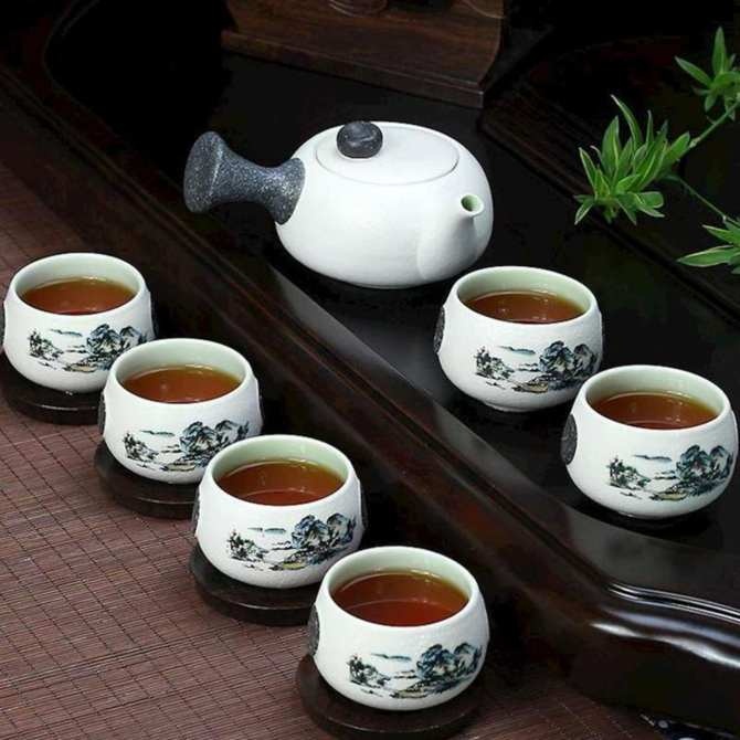 Bộ ấm chén pha trà chén sứ cao cấp Sương Mai hoa văn hoa sen