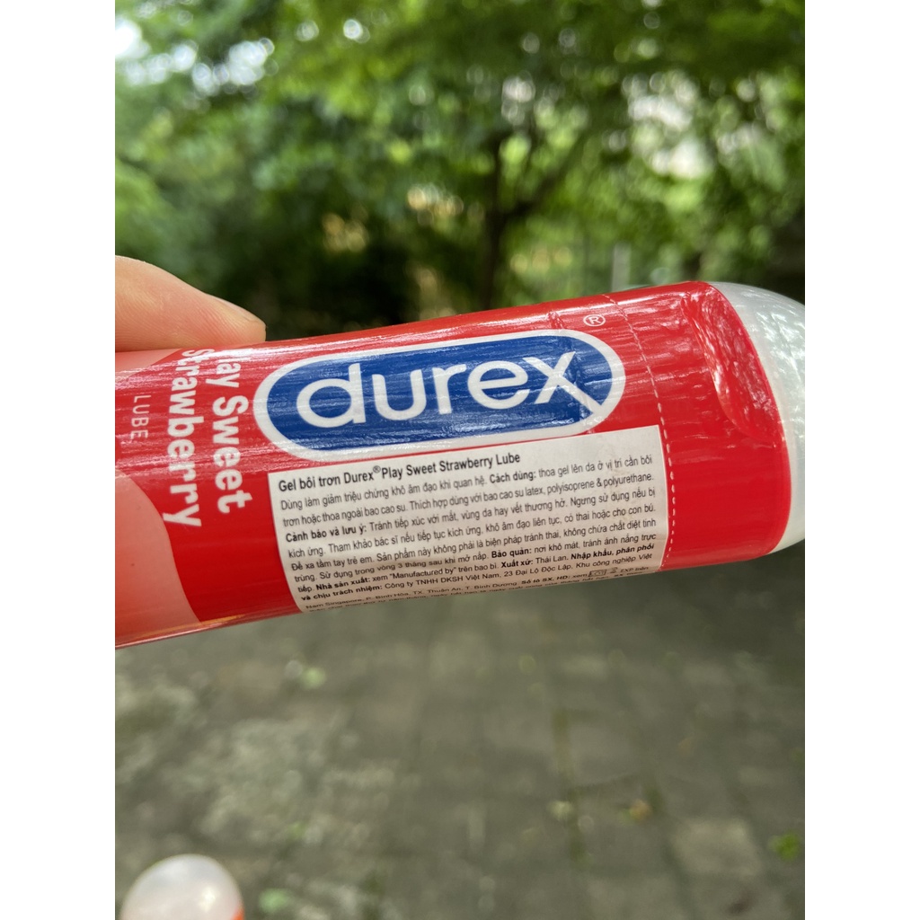 GEL BÔI TRƠN DUREX PLAY SWEET STRAWBERRY LUBE 100ML