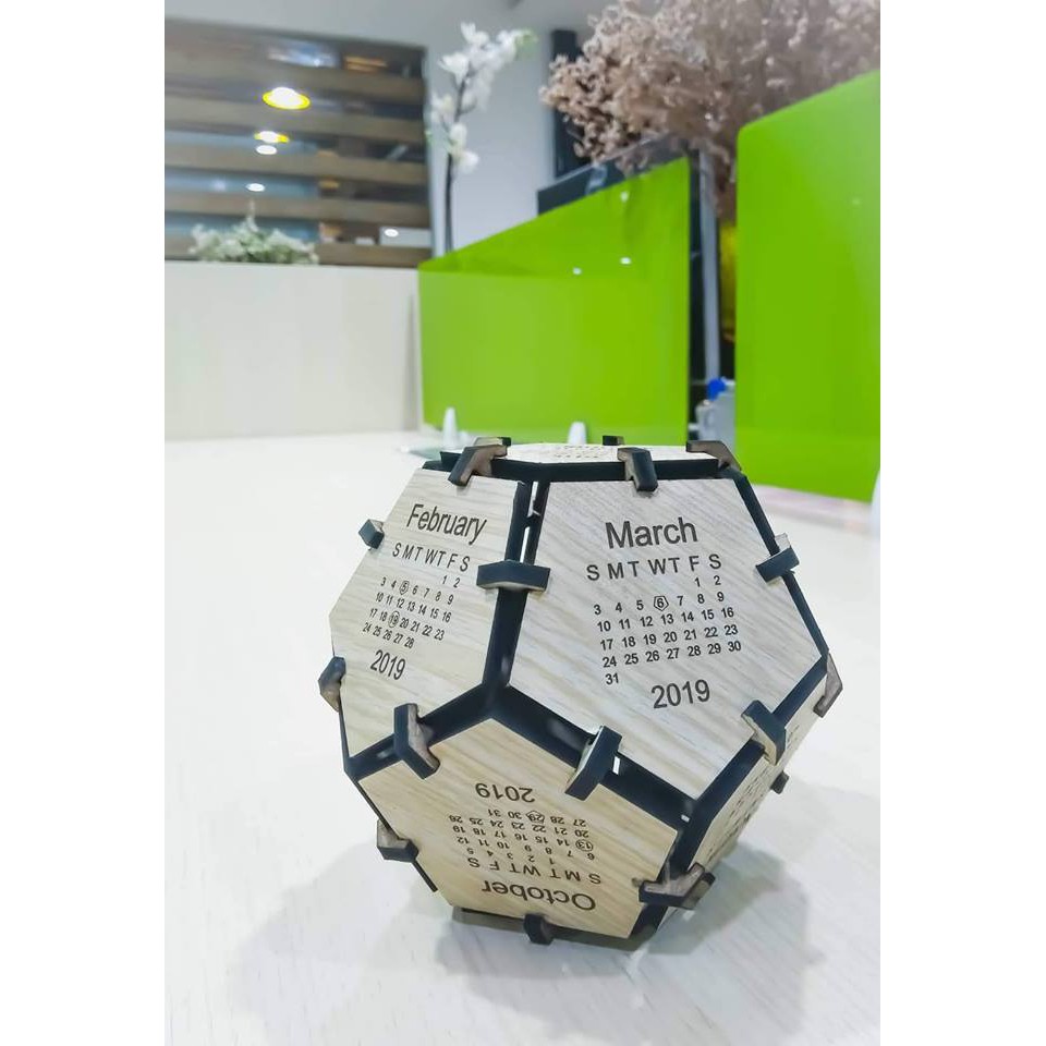 Lịch Gỗ Để Bàn 2019-12 Mặt
