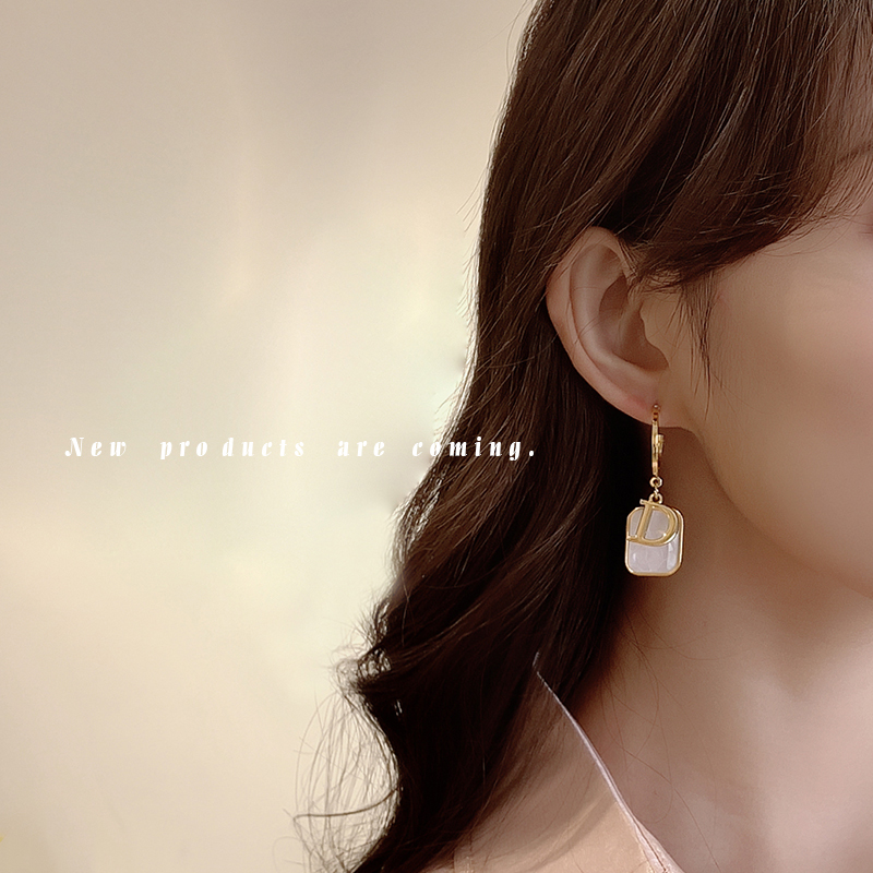 Southoreaegantfashionshelleearrings