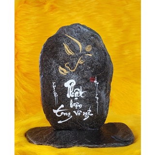 Thư pháp chữ Phật viết trên đá . Kích thước: 26x10x26cm