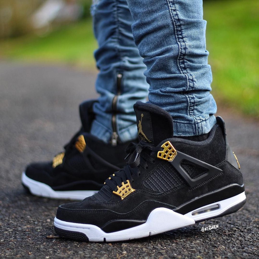 Giày thể thao nam Air Jordan 4 Royalty