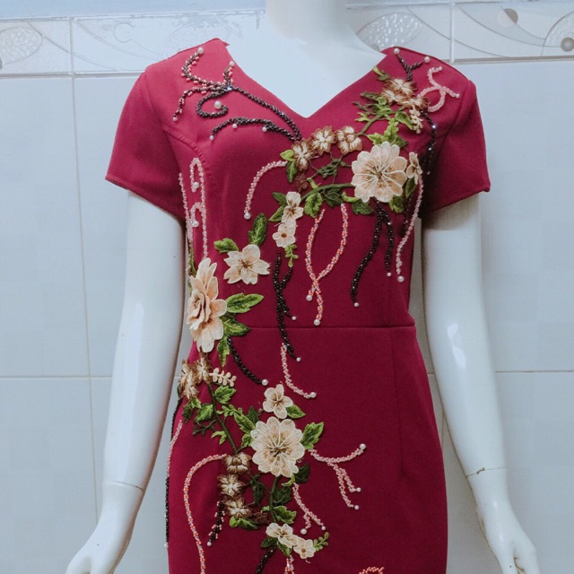 Đầm trung niên nữ thiết kế cổ tim