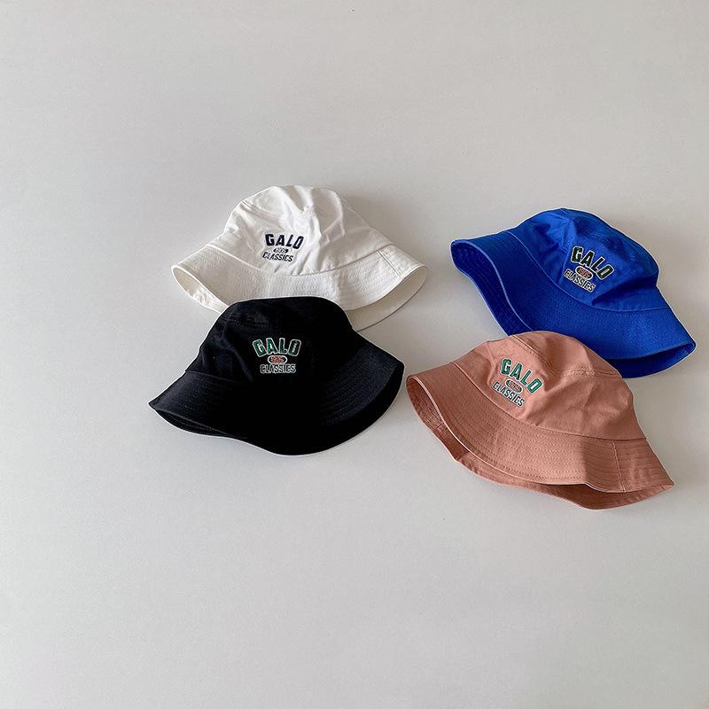 Mũ Vành đơn màu thêu chữ Galo cá tính cho bé