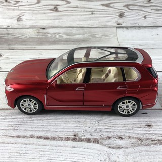 Mô hình xe ô tô BMW X7 tỉ lệ 1:24 hãng Chezhi chất liệu hợp kim, thiết kế tinh xảo. Món quà cực đẹp để trưng bày