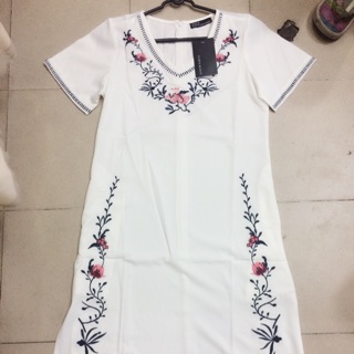 Đầm lụa thêu bông